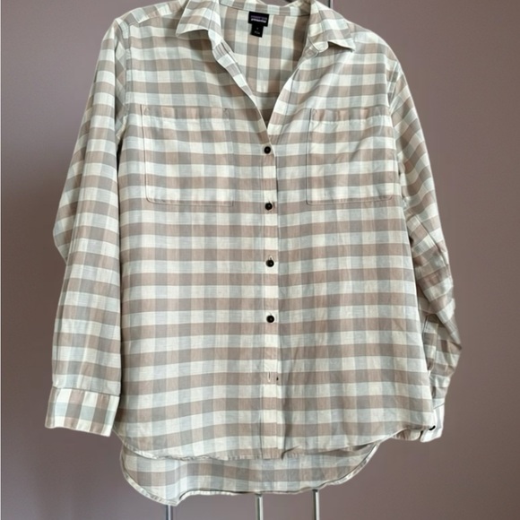 Patagonia Women’s Organic Cotton & Hemp Gingham Button -Down Shirt - Picture 2 of 10